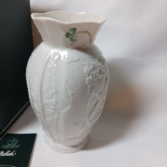 Belleek Durham Vase Hand Crafted Ireland Parian China - Picture 5 of 16